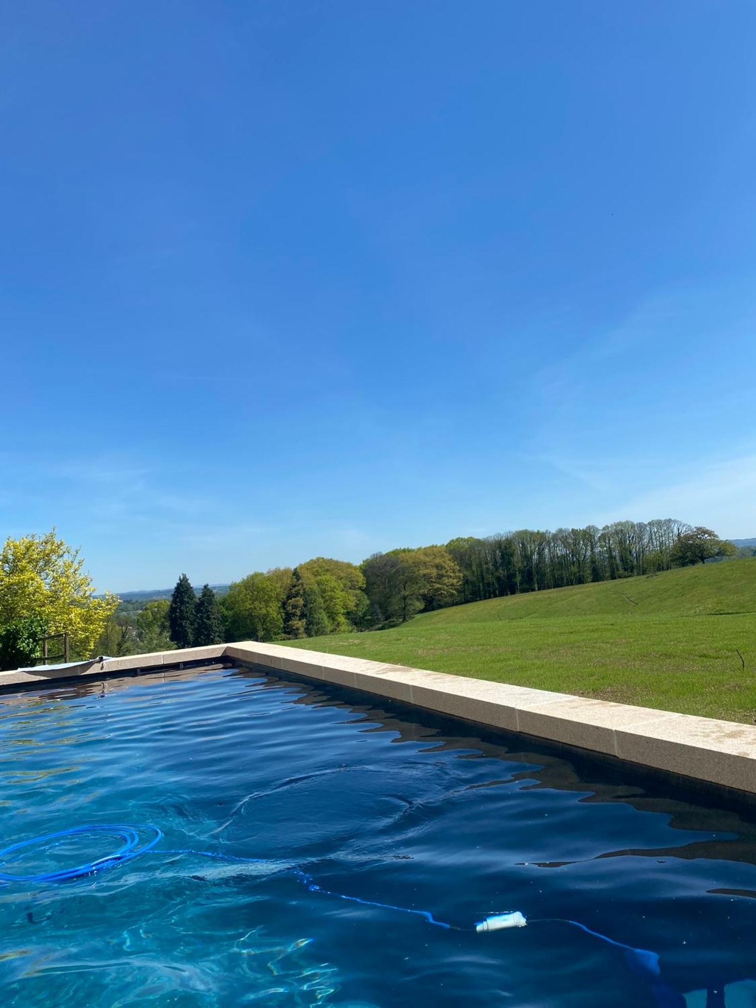 Domaine De Montmery Sa Piscine Son Jardin Ses Espaces Ambazac 외부 사진